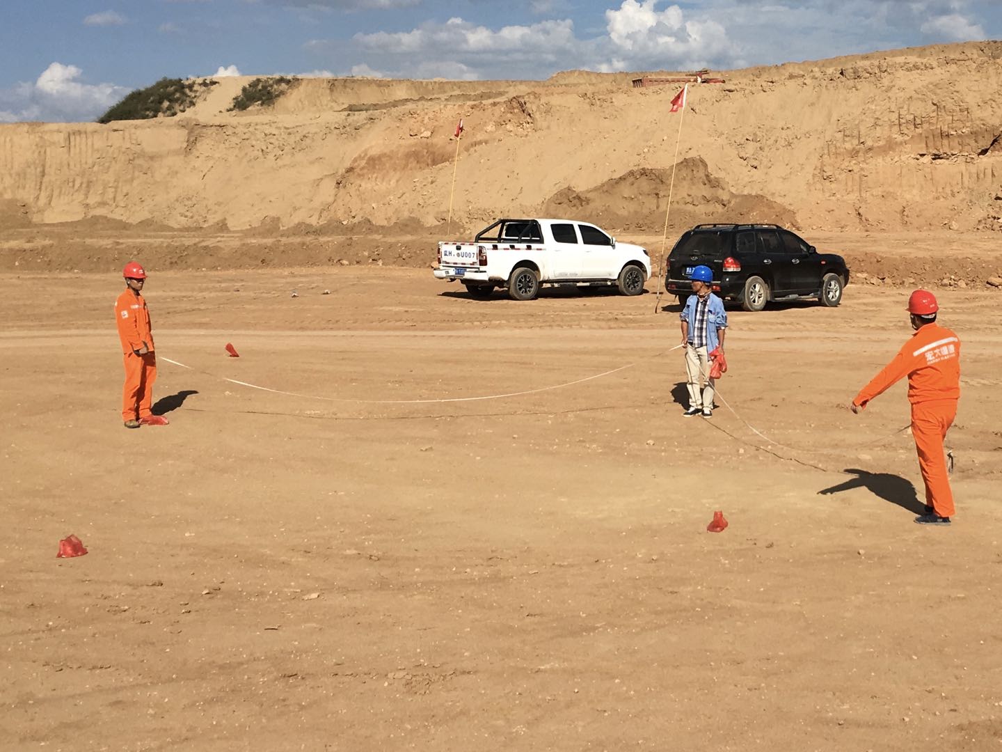 布孔2.jpg 布孔2.jpg