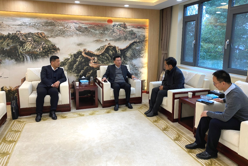 宏大爆破工程集团领导前往江汉大学与谢先启院士深入交流