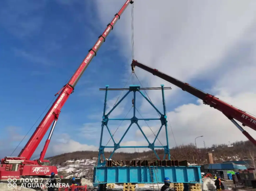 【齐心协力攻坚克难 疫情防控安全生产】—— 宏大爆破工程集团塞尔维亚波尔项目部Ⅵ型凿井井架顺利吊装
